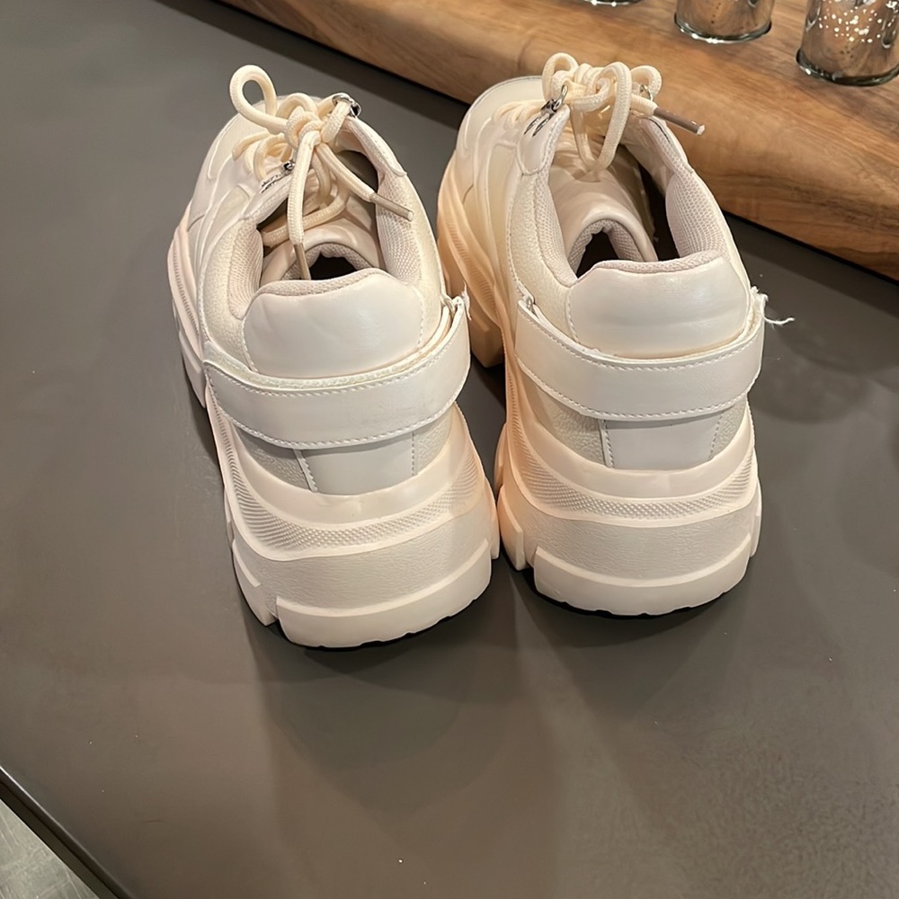 Berness Arial Beige Sneakers - Picture 6 of 8